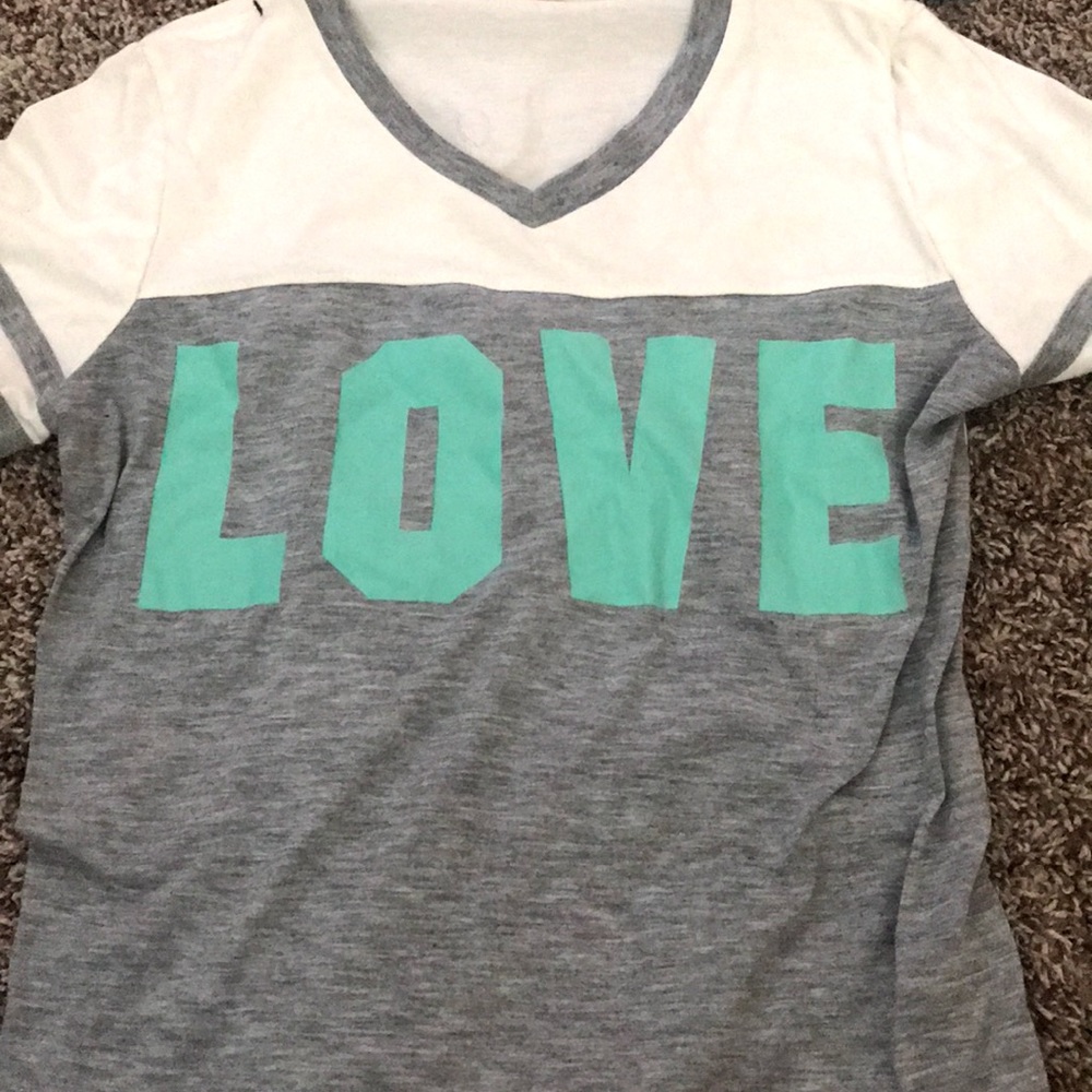 love shirt🤍